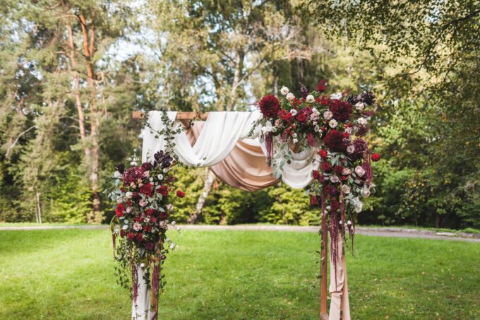 DIY Backdrop Hochzeit – Eure perfekte Hintergrundkulisse